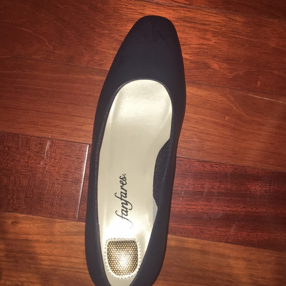 fanfares Navy Block Heel